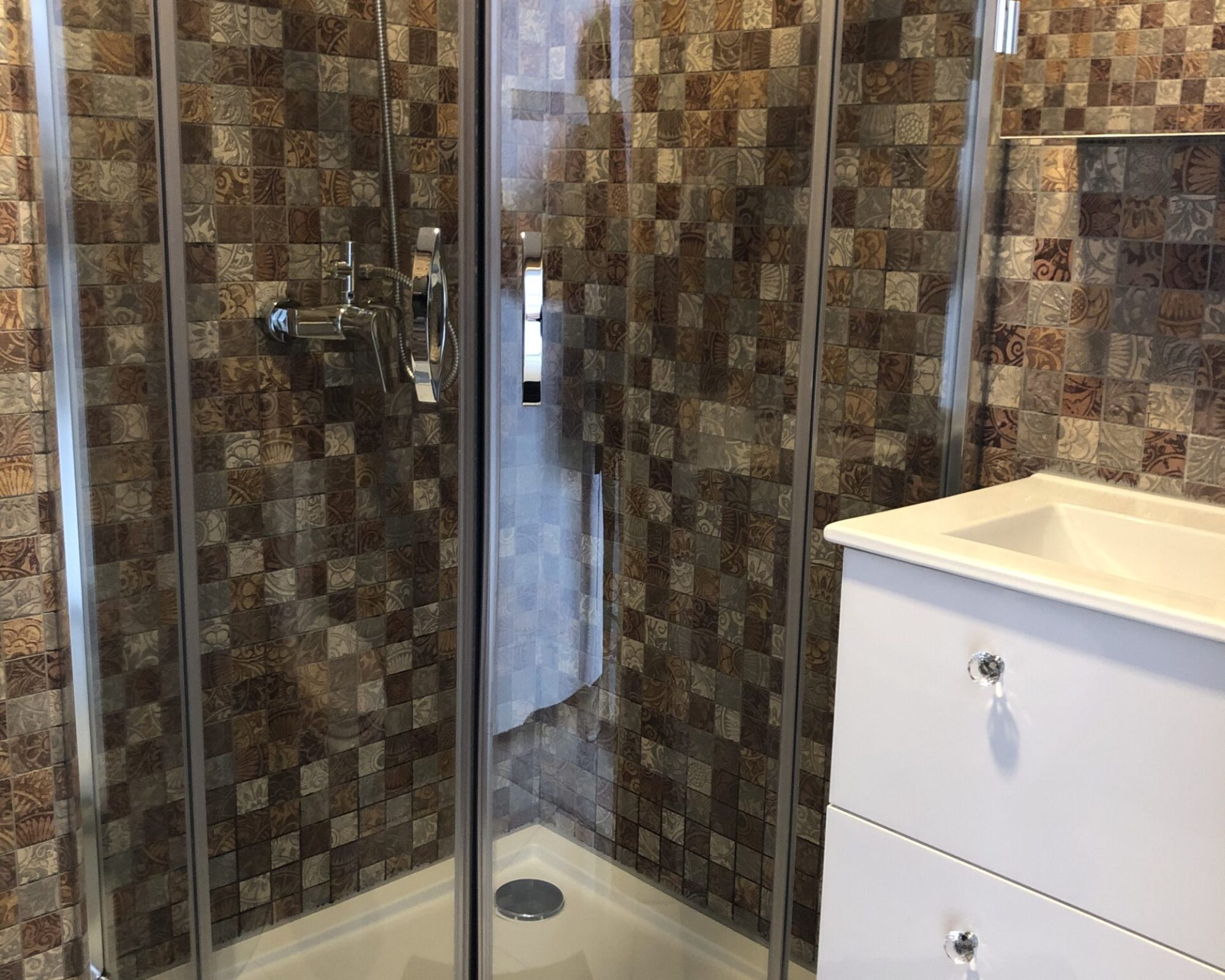 7C2EA268-6AE6-4C27-BC36-F80D4F90012E